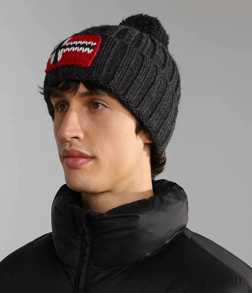 5 cheap bobble hat