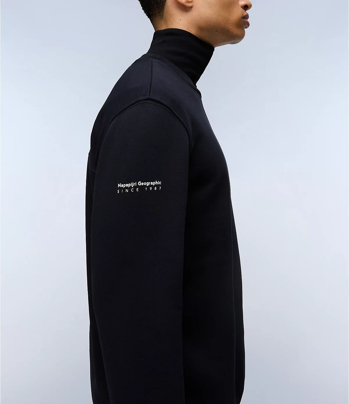 Napapijri Badge Sweatshirt in Black