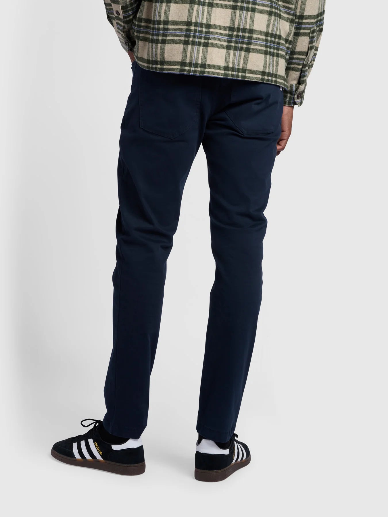 Farah Elm Heavy Twill Trouser in True Navy