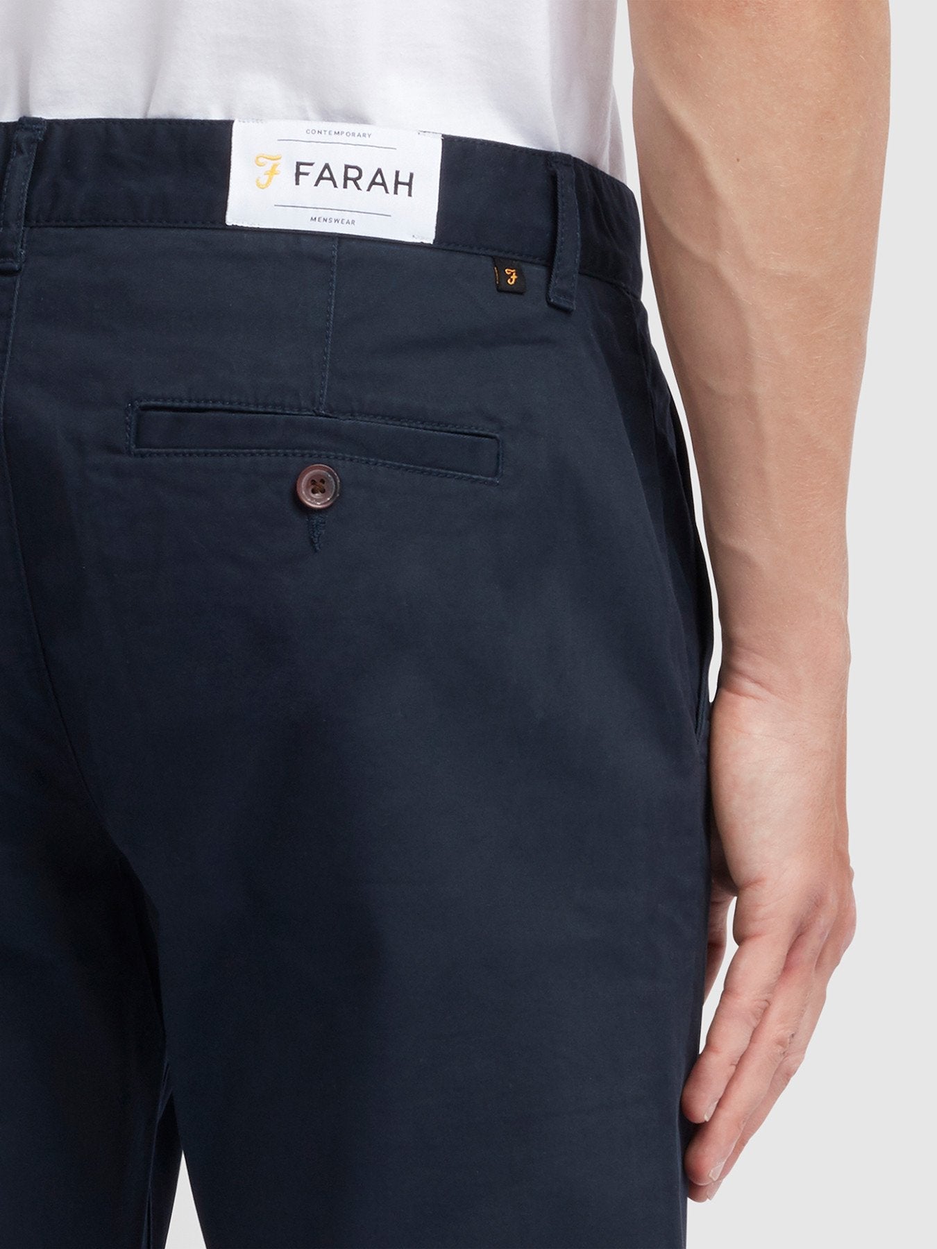 Farah Elm Twill Chino in True Navy