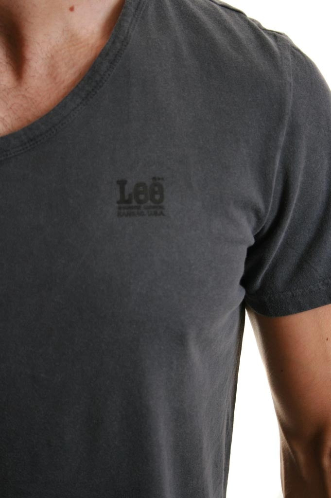 Lee Eddy V Neck T-Shirt in Black
