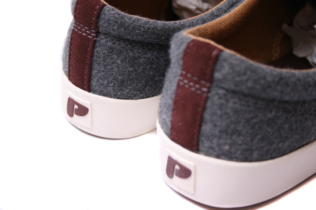 Pointer AFD Canvas Pumps in Felt Navy