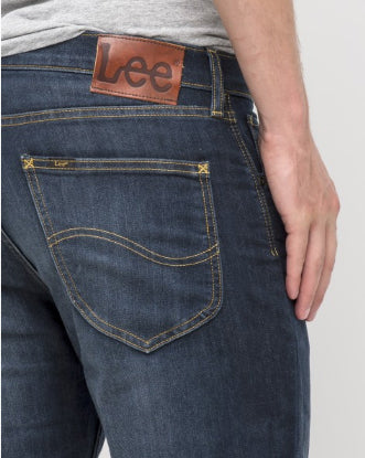 Lee Arvin Tapered Leg Jeans in Fast Blue Inocencia