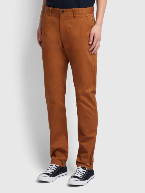 Farah Elm Twill Chino in Spanish Brown