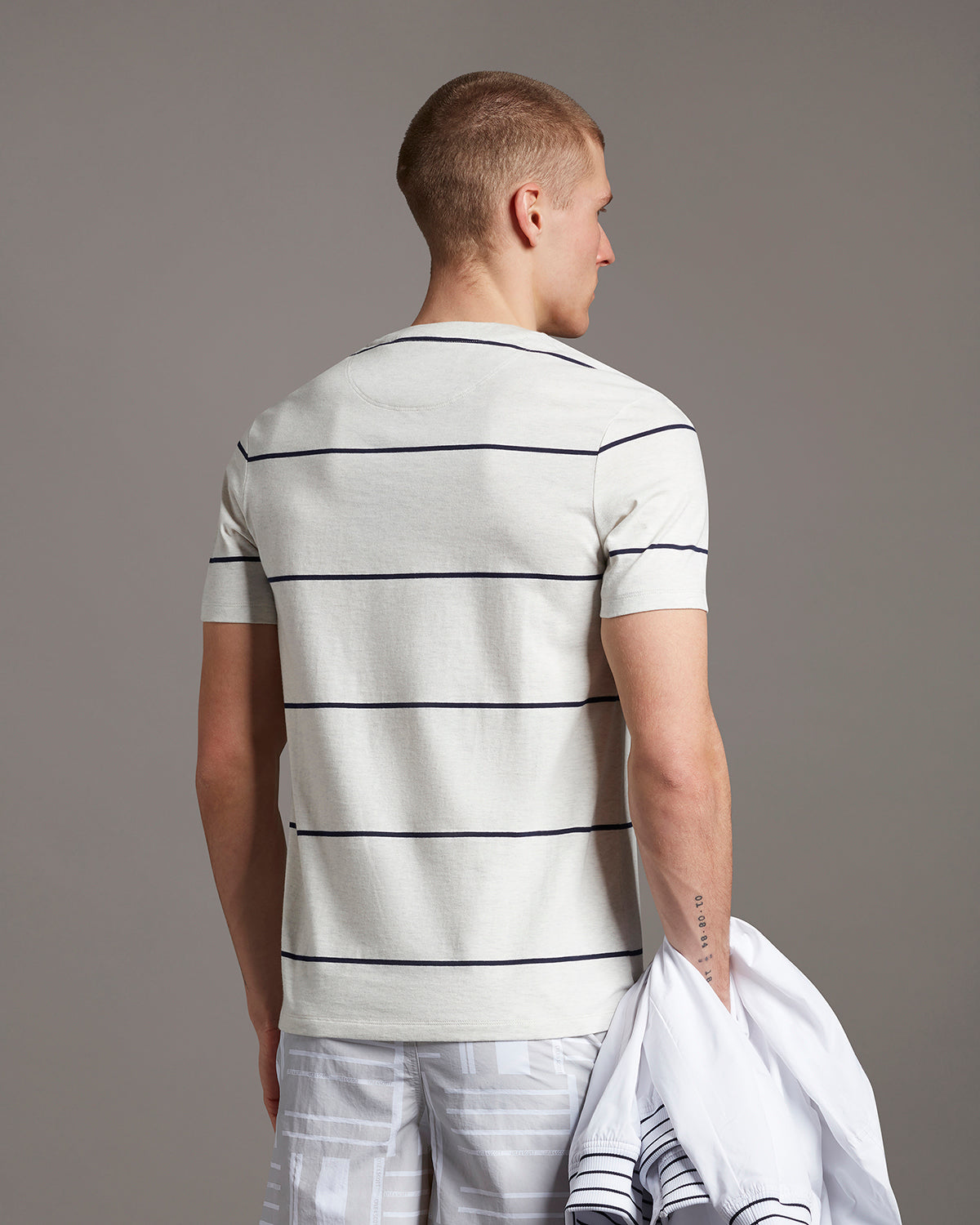Lyle & Scott Men's T-Shirt With Wide Stripe Marble White
